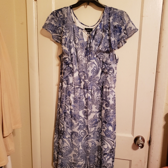 Dress - Picture 1 of 1